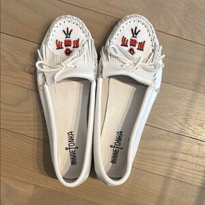 Minnetonka Women's White Moccasins
